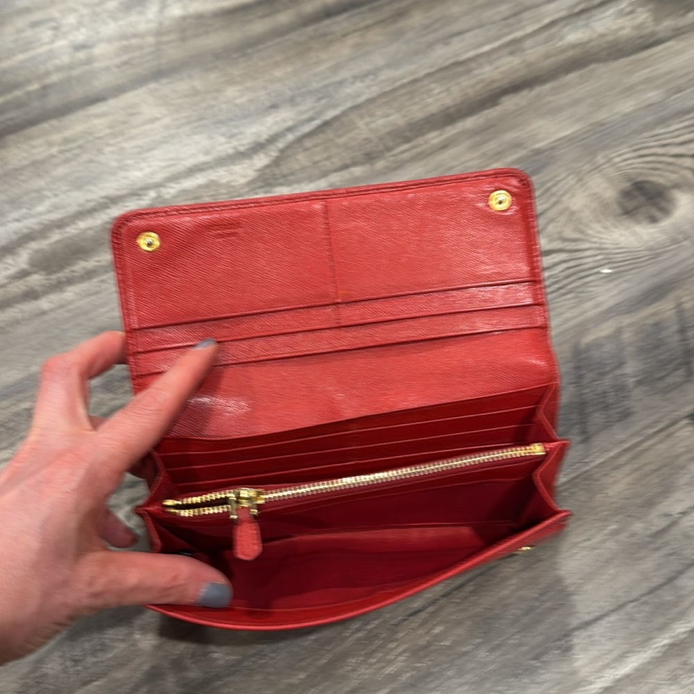 Prada Milano Red Saffiano Lux Leather Logo Flap Continental Wallet - Picture 16 of 16